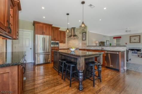 27 Kalan Farm Road Bethlehem NJ 08827