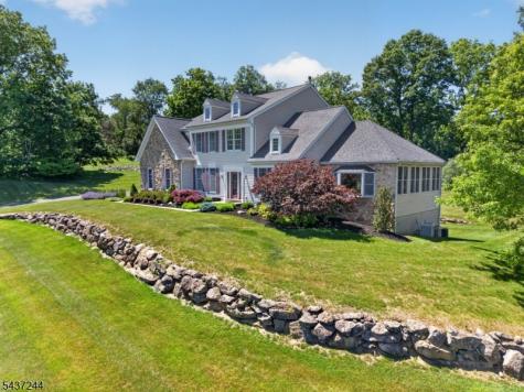 27 Kalan Farm Road Bethlehem NJ 08827