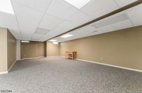 27 Kalan Farm Road Bethlehem NJ 08827
