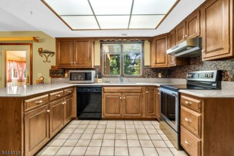 10 Tara Court Hardwick NJ 07825