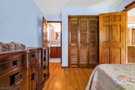 10 Tara Court Hardwick NJ 07825