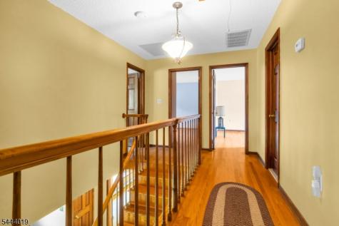 10 Tara Court Hardwick NJ 07825