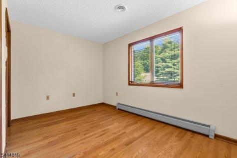 10 Tara Court Hardwick NJ 07825