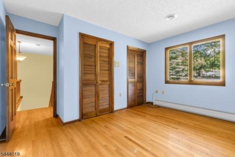 10 Tara Court Hardwick NJ 07825