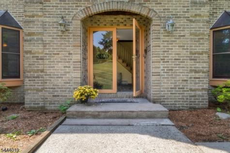 10 Tara Court Hardwick NJ 07825