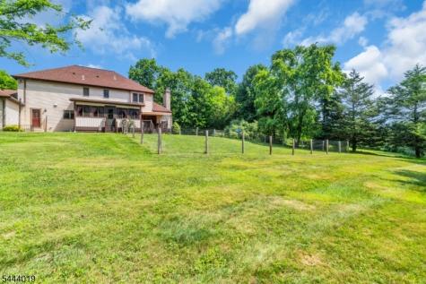 10 Tara Court Hardwick NJ 07825