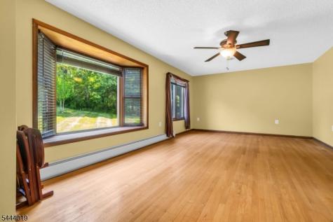 10 Tara Court Hardwick NJ 07825