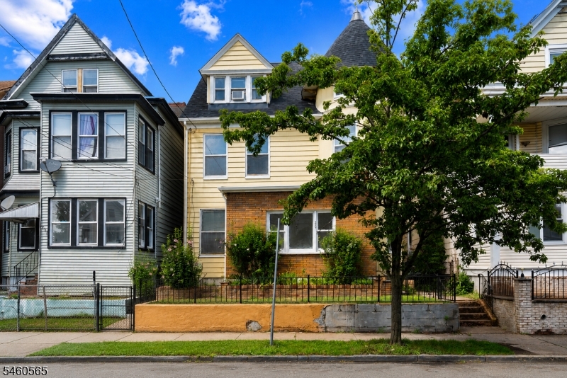 239 17TH Avenue Paterson NJ 07504