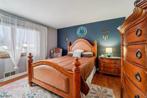 470 Capitol Road New Milford NJ 07646