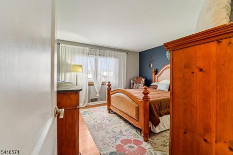 470 Capitol Road New Milford NJ 07646