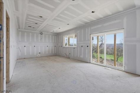 6 Spring Court Lopatcong NJ 08865