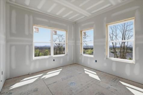 6 Spring Court Lopatcong NJ 08865
