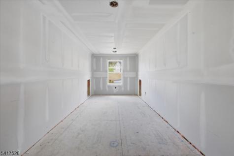 6 Spring Court Lopatcong NJ 08865