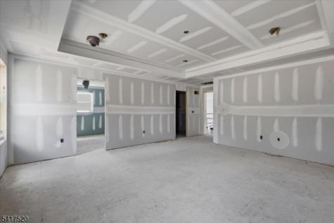 6 Spring Court Lopatcong NJ 08865