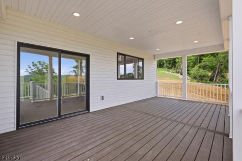 6 Spring Court Lopatcong NJ 08865