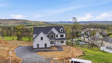 6 Spring Court Lopatcong NJ 08865