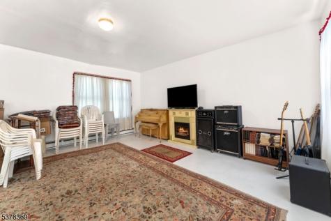 78 Girard Place Newark NJ 07108
