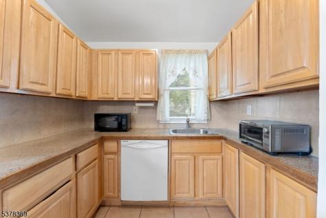 78 Girard Place Newark NJ 07108