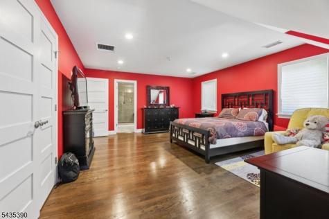1271 Alicia Avenue Teaneck NJ 07666