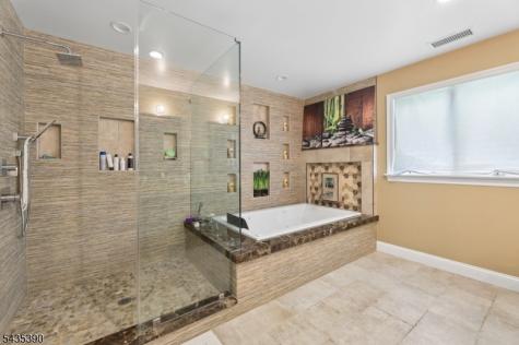 1271 Alicia Avenue Teaneck NJ 07666