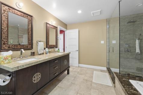 1271 Alicia Avenue Teaneck NJ 07666