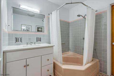706 W Shore Trail Sparta NJ 07871