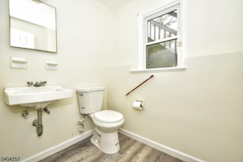 181 Pleasant Valley Way West Orange NJ 07052