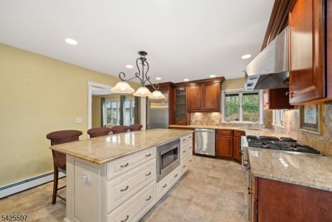 77 Macarthur Drive Clifton NJ 07013
