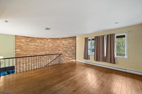 77 Macarthur Drive Clifton NJ 07013