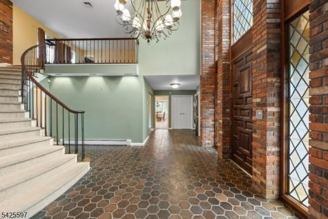 77 Macarthur Drive Clifton NJ 07013