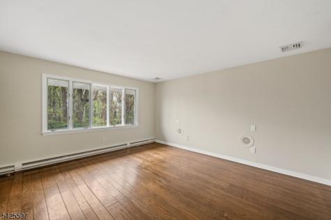 77 Macarthur Drive Clifton NJ 07013
