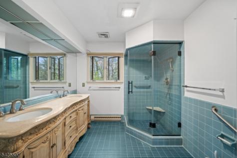77 Macarthur Drive Clifton NJ 07013
