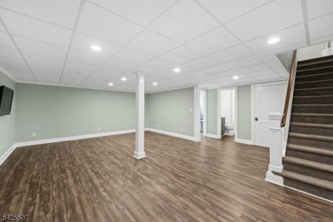 77 Macarthur Drive Clifton NJ 07013