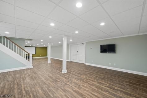 77 Macarthur Drive Clifton NJ 07013