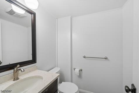 77 Macarthur Drive Clifton NJ 07013