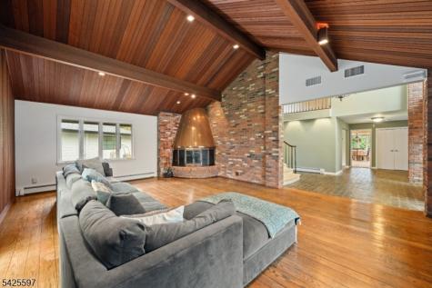 77 Macarthur Drive Clifton NJ 07013