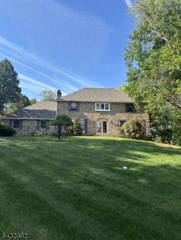 7 Bedford Court Clinton NJ 08801