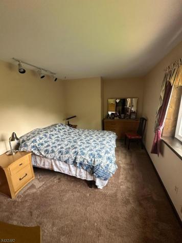 7 Bedford Court Clinton NJ 08801