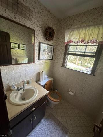 7 Bedford Court Clinton NJ 08801