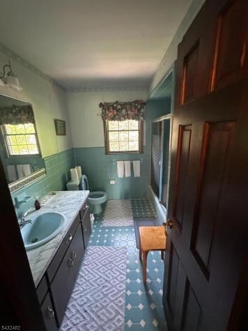 7 Bedford Court Clinton NJ 08801