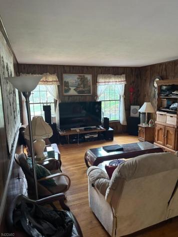 7 Bedford Court Clinton NJ 08801