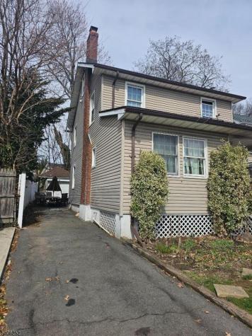 77 Warwick Street East Orange NJ 07017