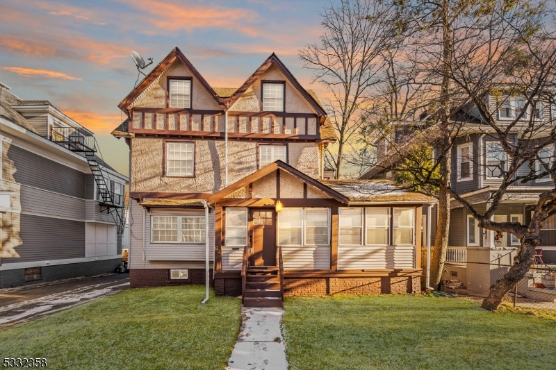 84 N Munn Avenue East Orange NJ 07017