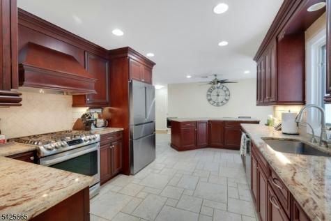27 Howland Circle West Caldwell NJ 07006