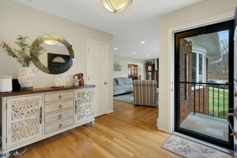 27 Howland Circle West Caldwell NJ 07006