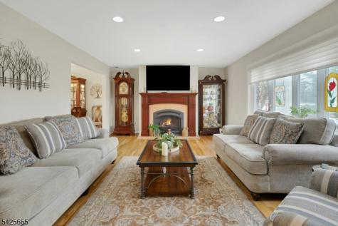 27 Howland Circle West Caldwell NJ 07006