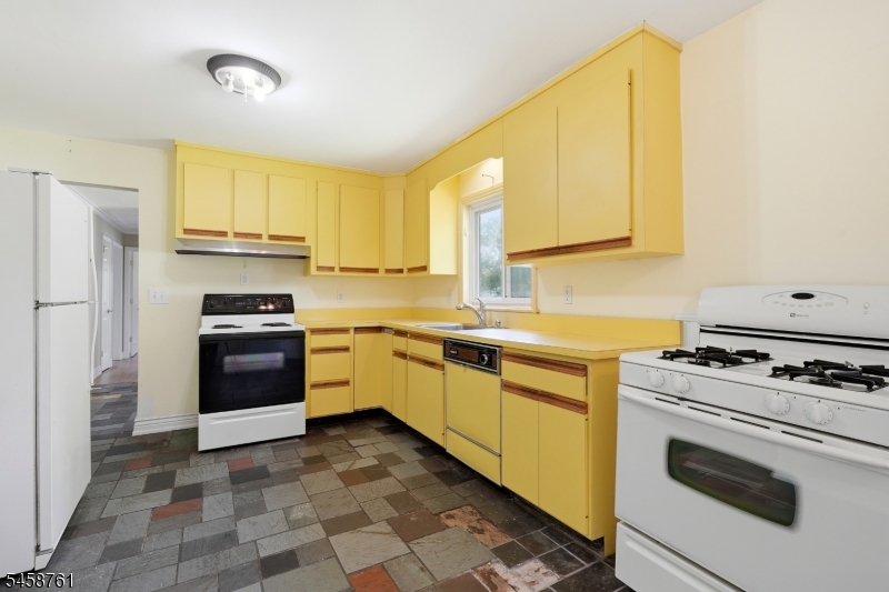 14 Ford Hill Road Hanover NJ 07981