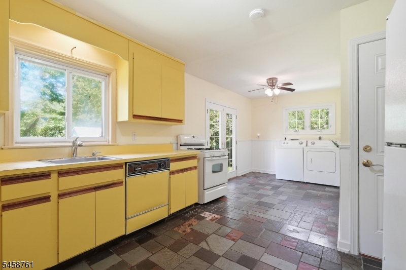 14 Ford Hill Road Hanover NJ 07981