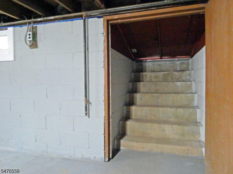 81 Amwell Road Millstone NJ 08844