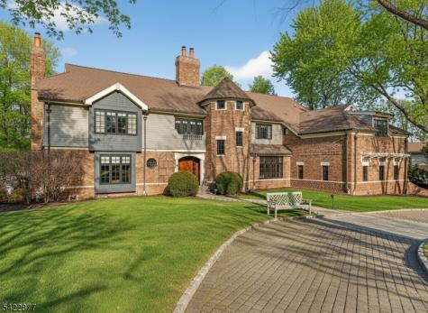 54 Hamilton Drive North Caldwell NJ 07006